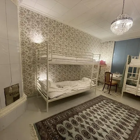 Bed & Breakfast Cafe *